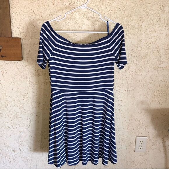 White House Black Market Off The Shoulder Stripped Sneaker Dress - Picture 6 of 16